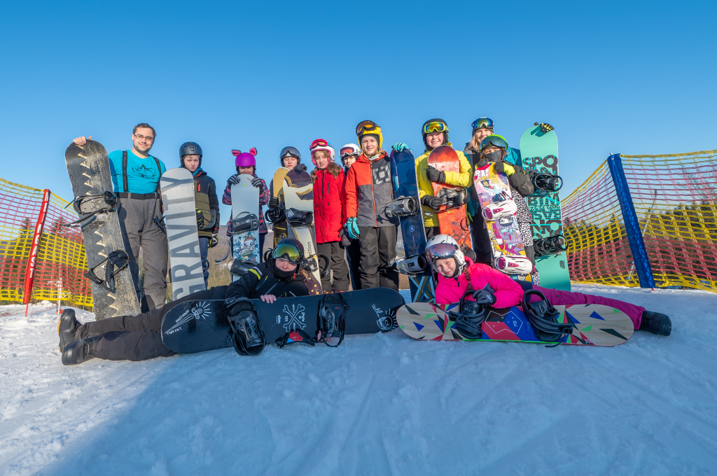 Lyžařská škola pro školáky a snowboardová škola